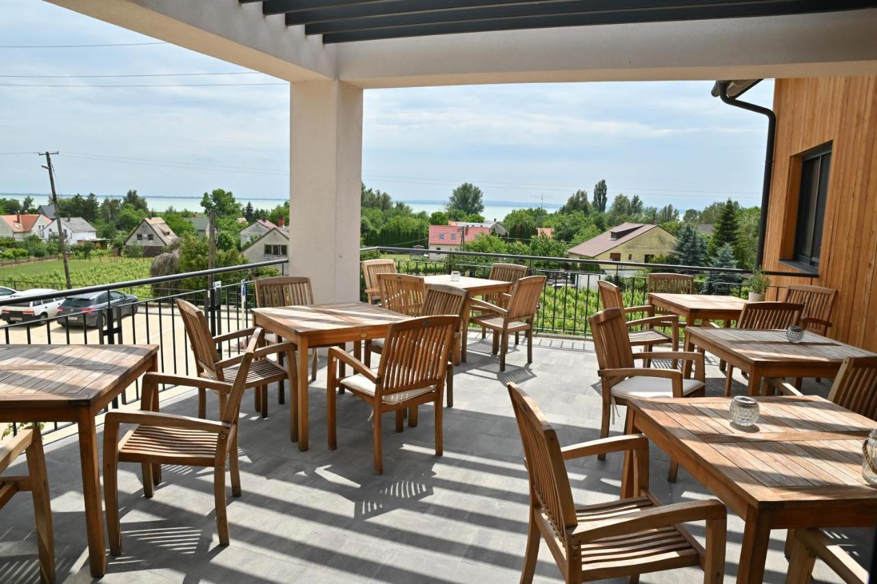 Domaine Edegger - Organic Winery Badacsony Aparthotel Badacsonytomaj Exteriör bild